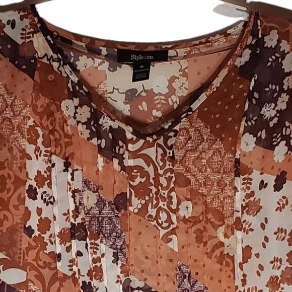 Style&Co medium sheer geometric floral print blouse.084 - Picture 2 of 5